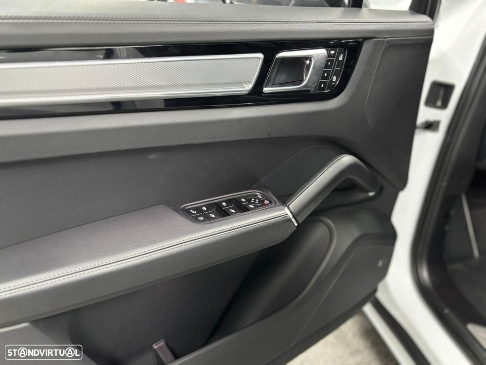 Porsche Cayenne E-Hybrid Tiptronic S Black Edition - 15