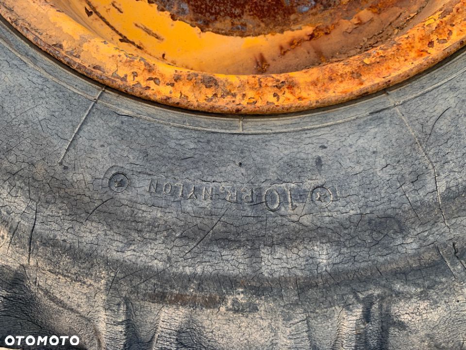 12,5 18 MPT Koło do JCB2CX na 4 szpilki - 1