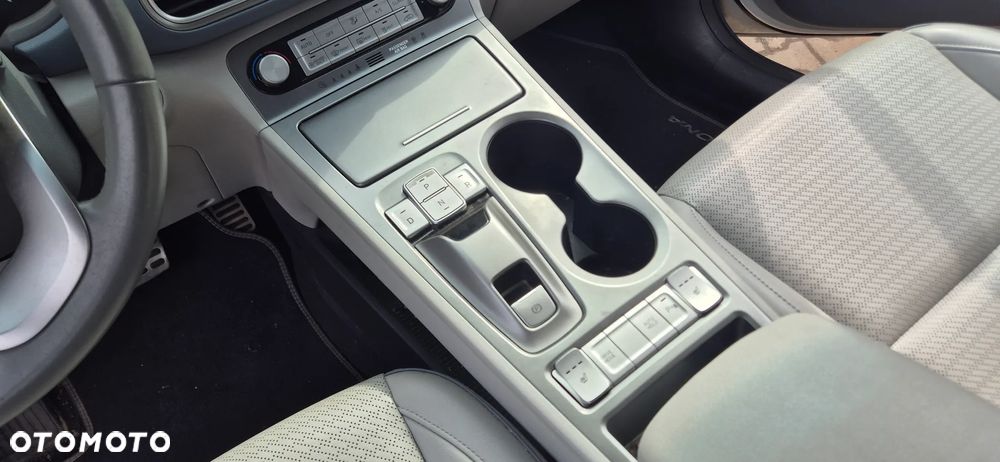 Hyundai Kona 64kWh Premium - 27