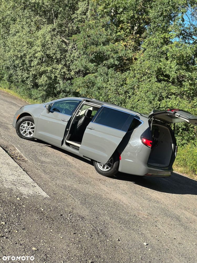 Chrysler Pacifica - 5