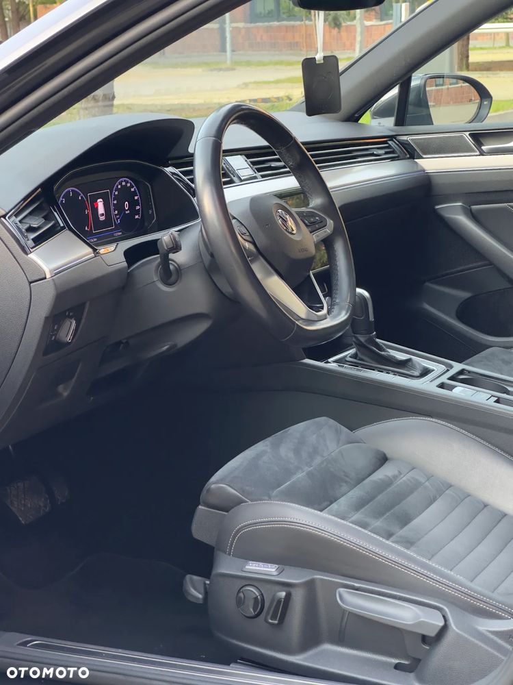 Volkswagen Passat 1.6 TDI SCR DSG Conceptline - 9