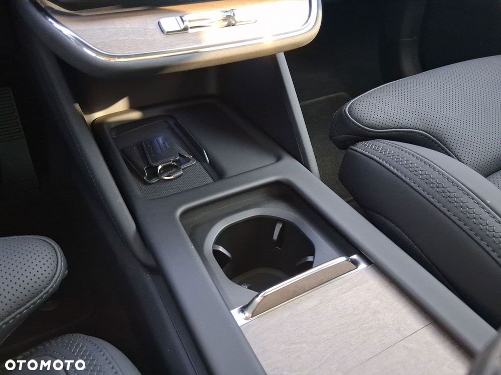 Volvo ES90 - 14
