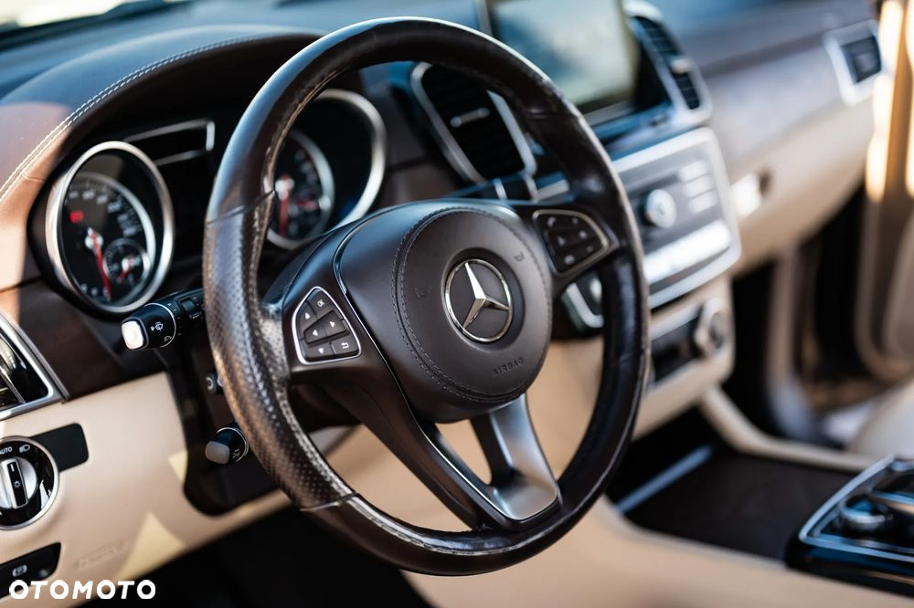 Mercedes-Benz GLS 500 4Matic 9G-TRONIC AMG Line - 20