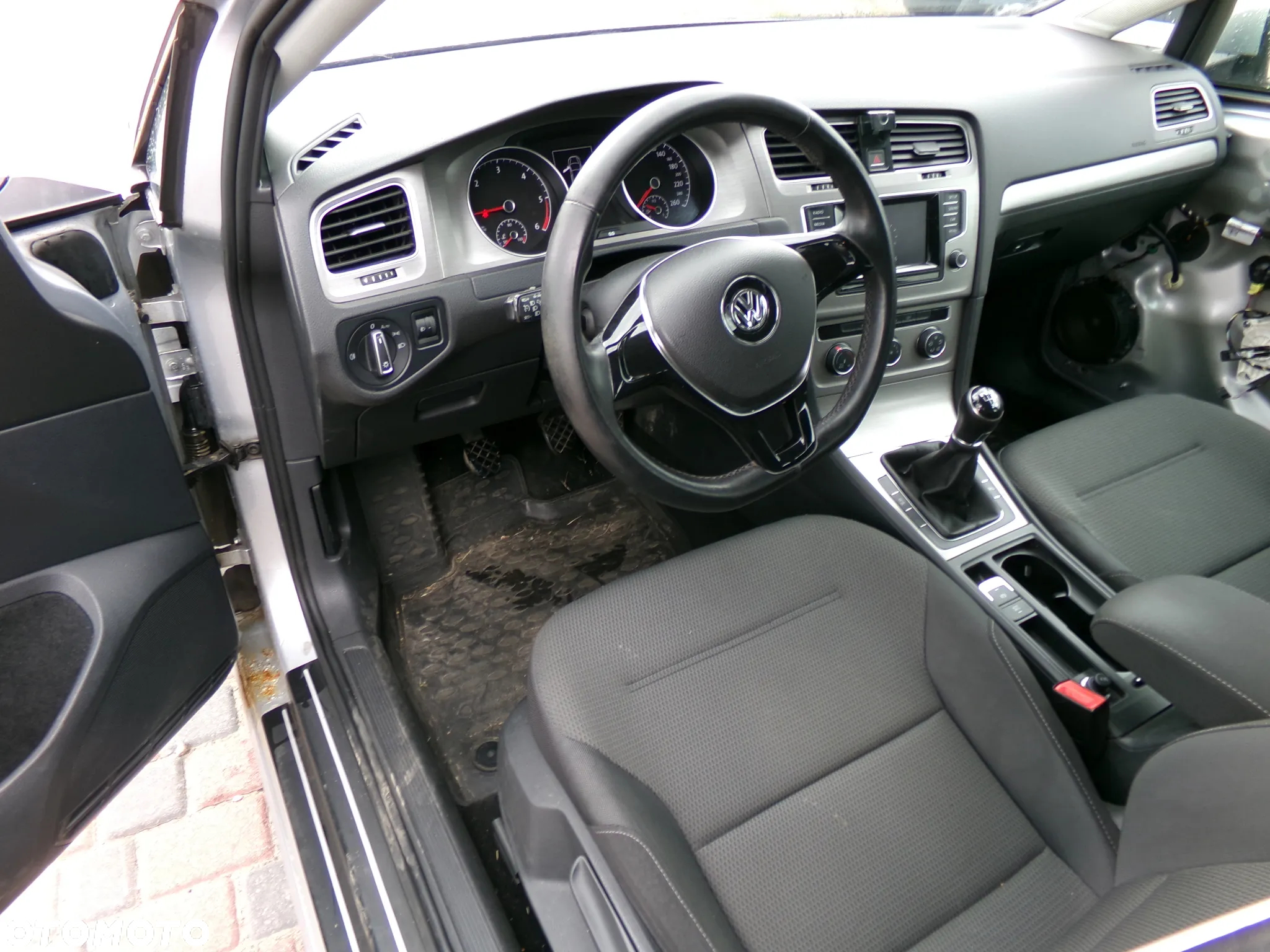 Volkswagen Golf - 6