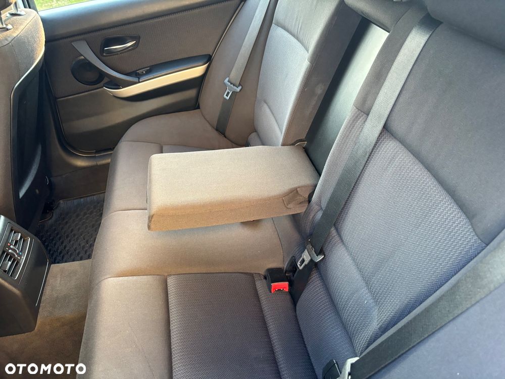 BMW Seria 3 318d DPF Edition Lifestyle - 30