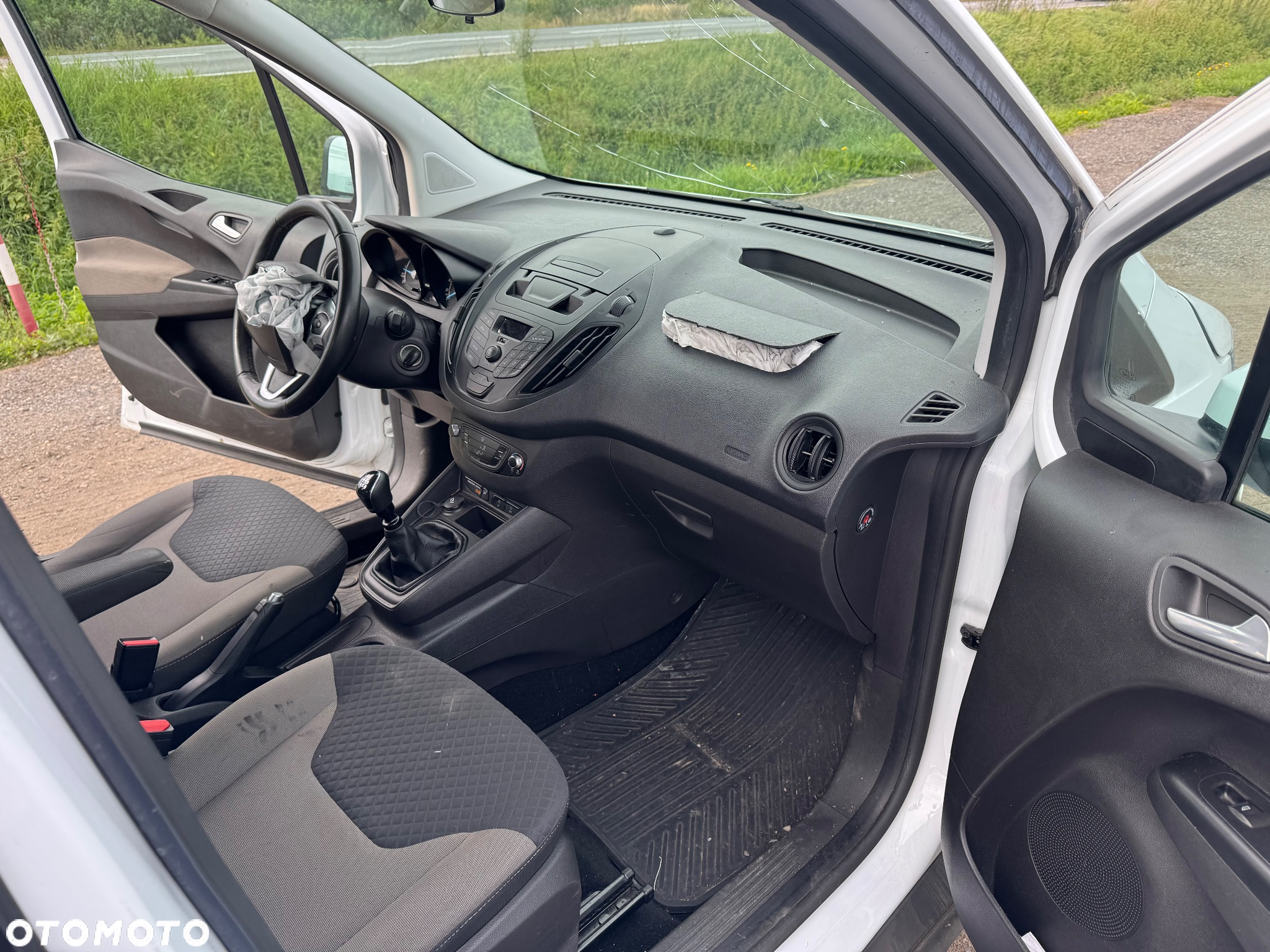 Ford Tourneo Courier 1.5 TDCi S&S Trend - 8