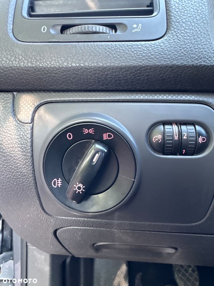 Volkswagen Golf - 11