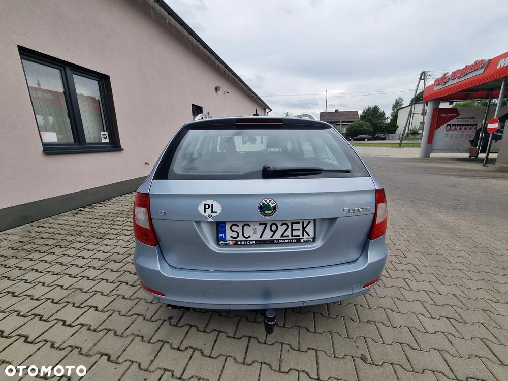 Skoda Superb 2.0 TDI Platinum - 11