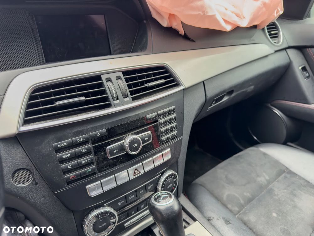 Mercedes-Benz Klasa C 220 CDI DPF Automatik Avantgarde - 30