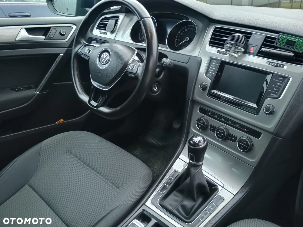 Volkswagen Golf 1.6 TDI BlueMotion Comfortline - 22