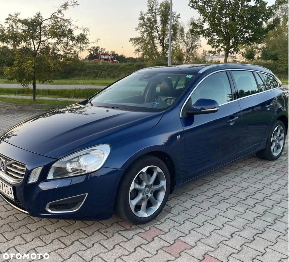Volvo V60 D2 Ocean Race - 1
