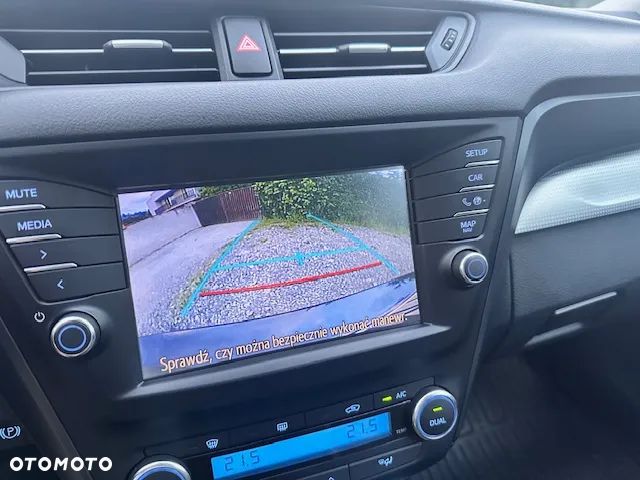 Toyota Avensis 2.0 Premium MS - 12