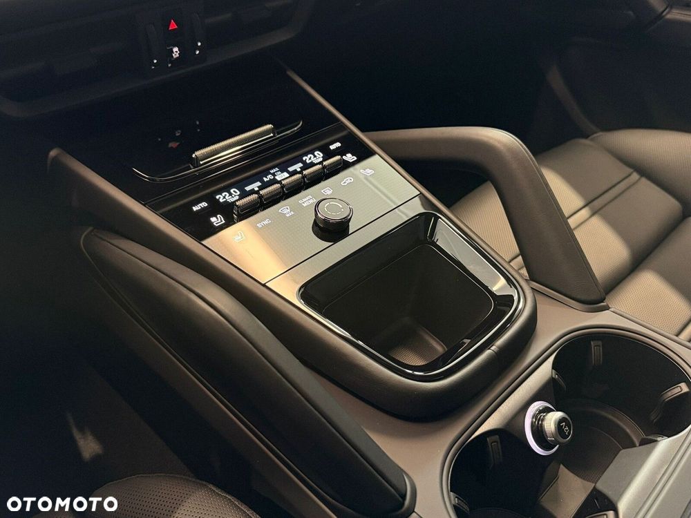 Porsche Cayenne - 21