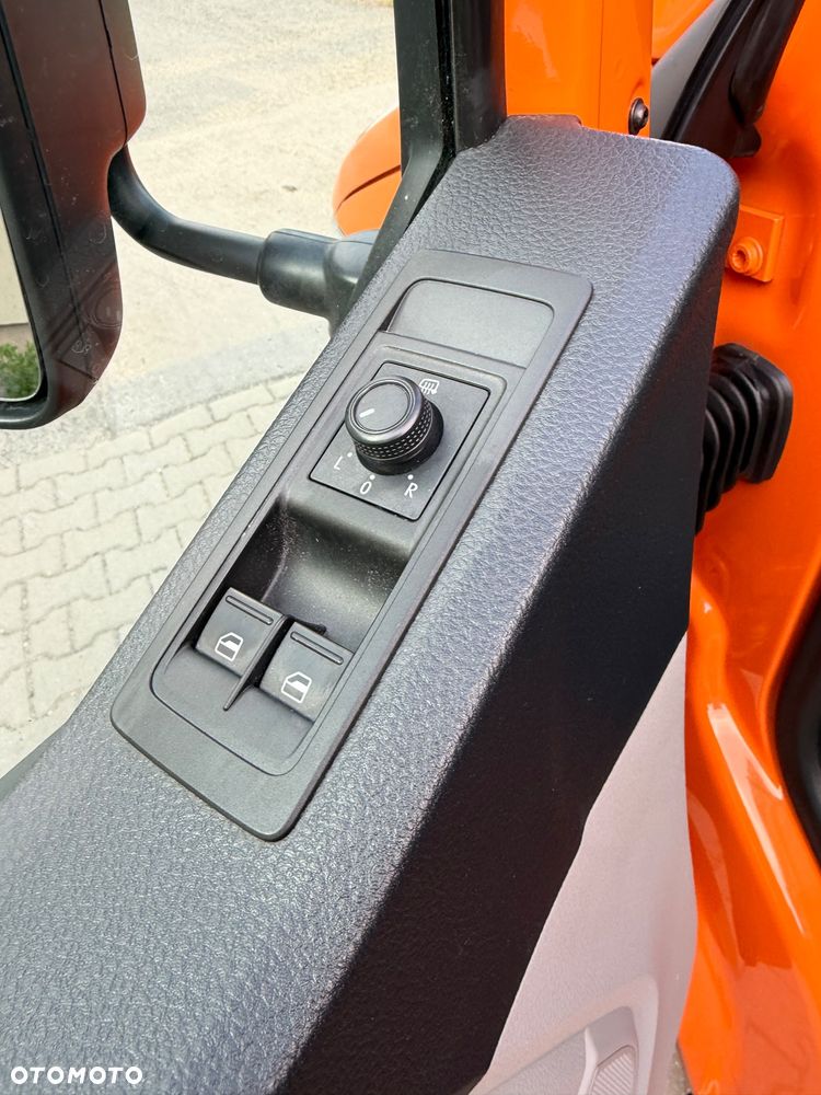 Volkswagen Transporter - 27
