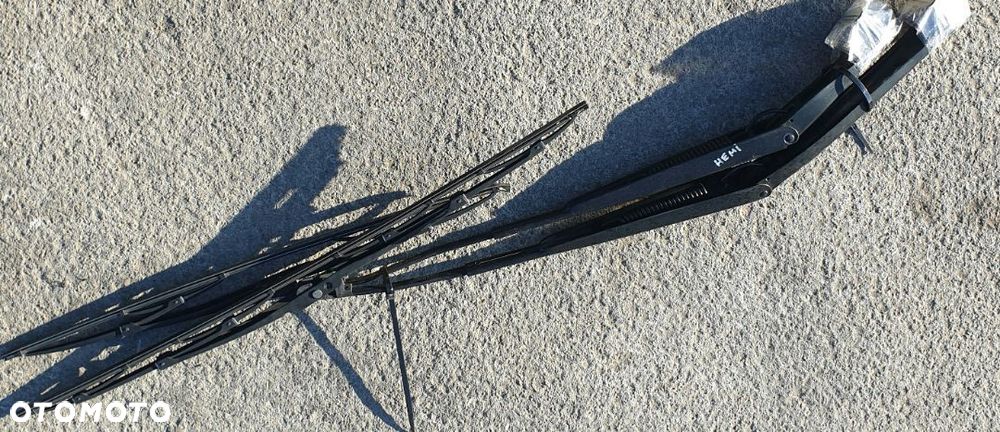 DODGE CHALLENGER WYCIERACZKA WYCIERACZKI  RAMIE PIORO  10R - 2