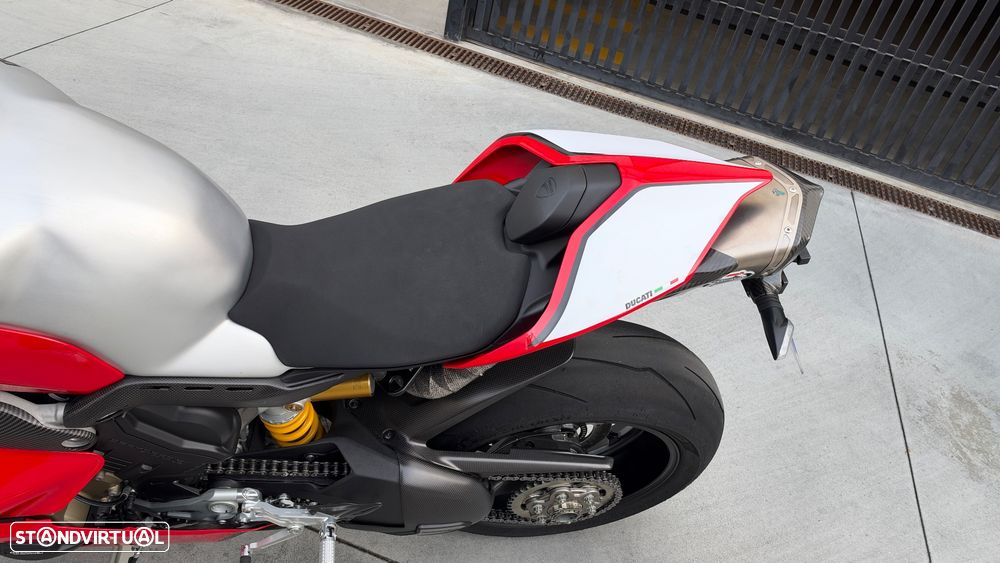 Ducati Panigale V4 Base - 12