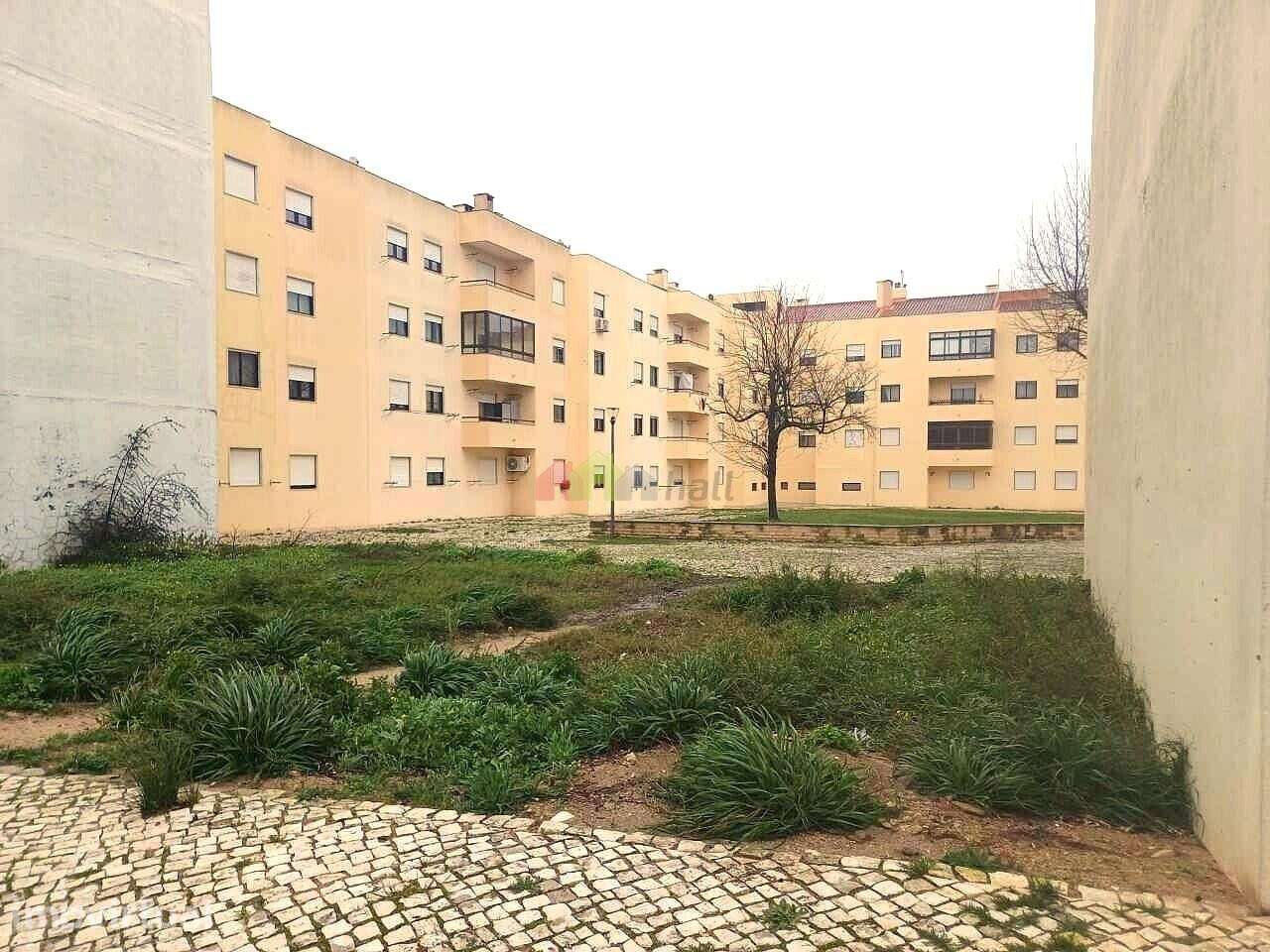 Lote de terreno urbano no Pinhal Novo com 228 m2 para construção de ed - Grande imagem: 5/10
