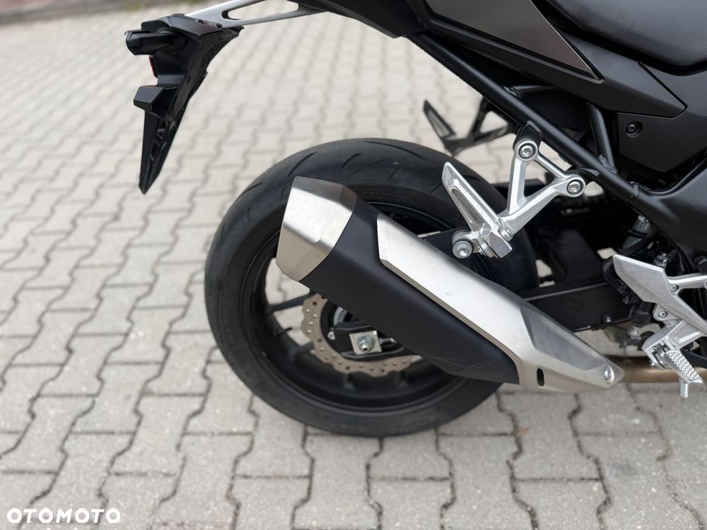Honda CB - 11