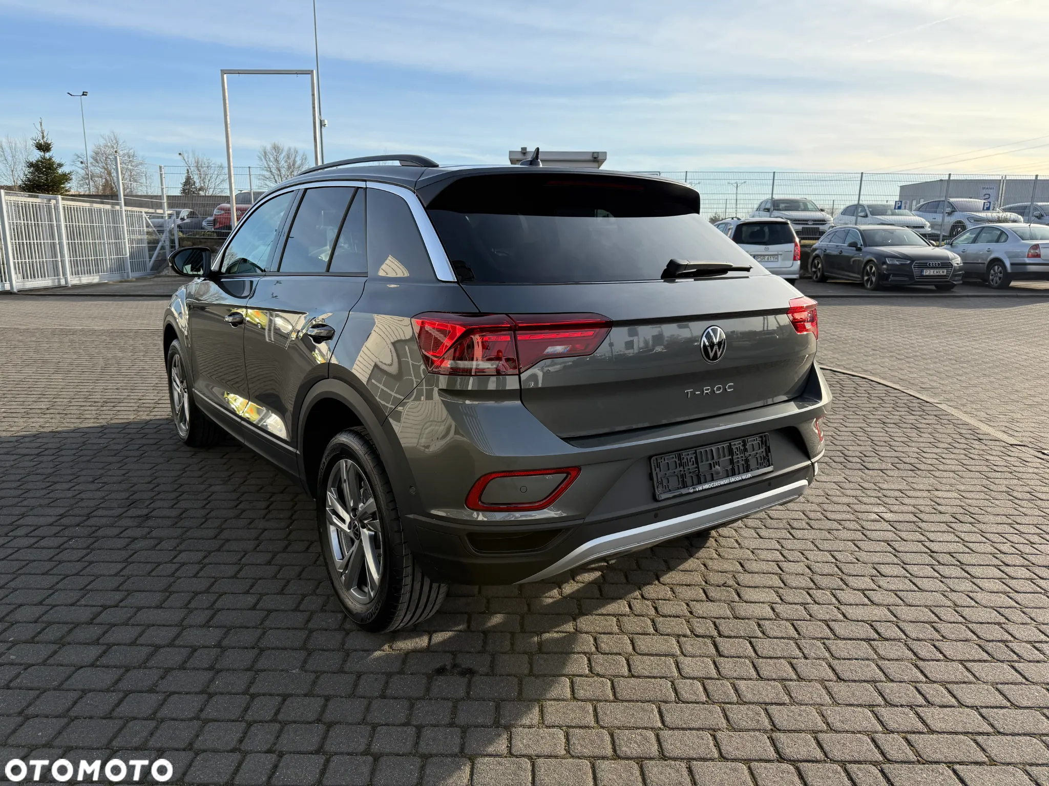 Volkswagen T-Roc - 4