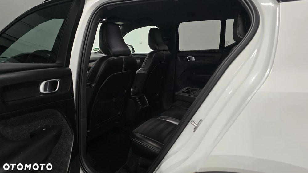 Volvo XC 40 D4 AWD Geartronic R-Design - 7