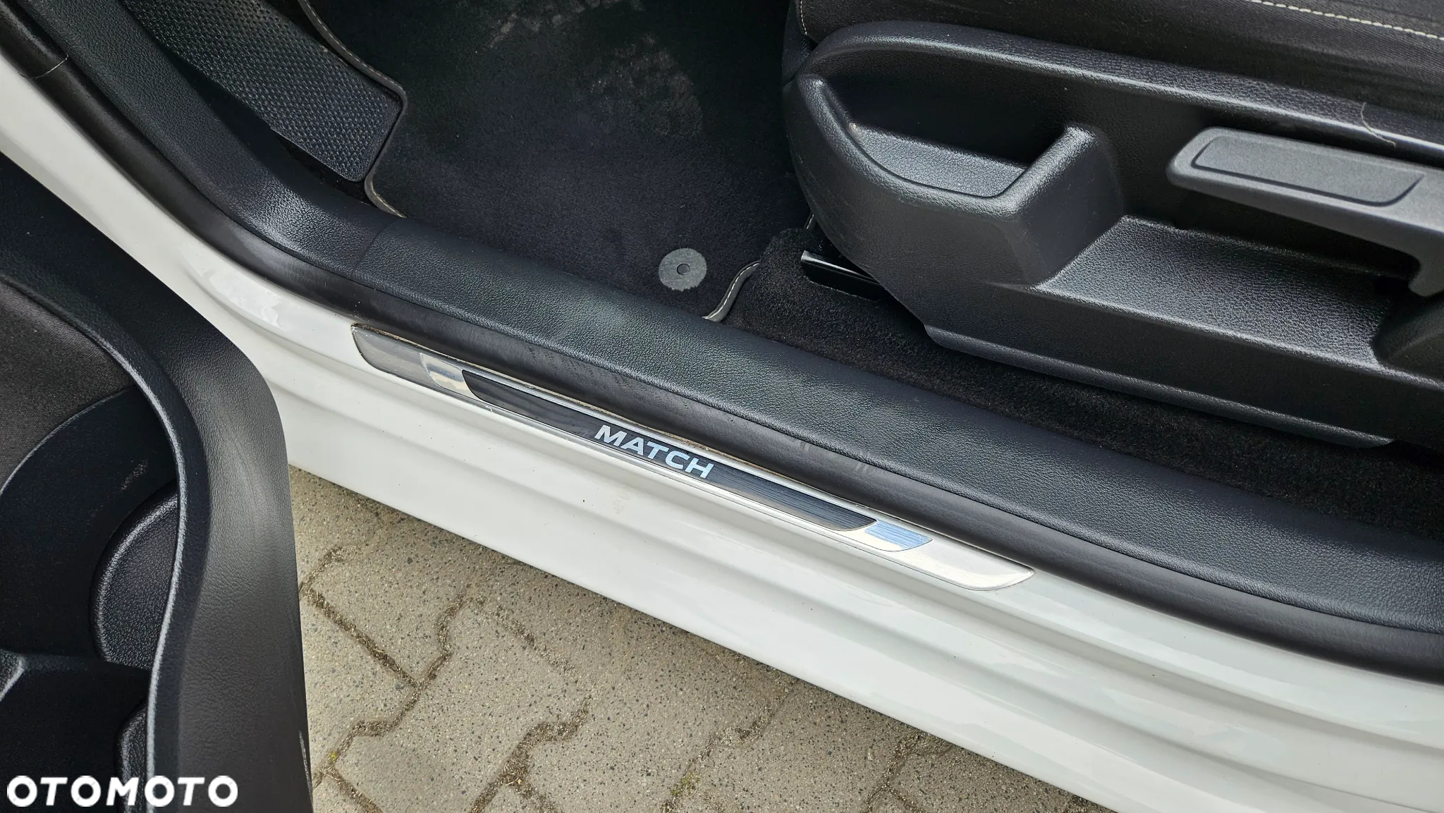 Volkswagen Golf Plus 1.6 TDI DPF MATCH - 13