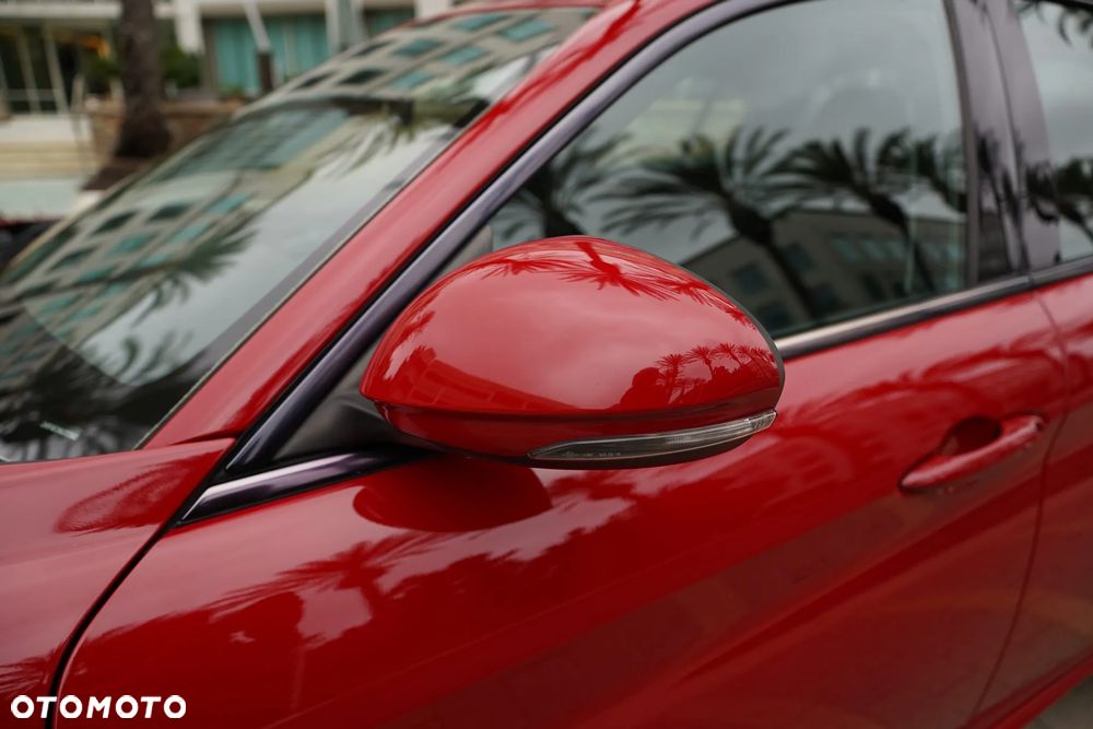 Alfa Romeo Giulia 2.0 Turbo 16V AT8-Q4 Ti - 14