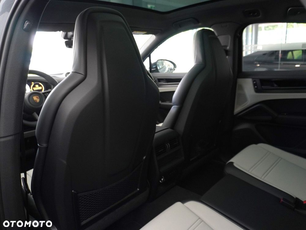 Porsche Cayenne Black Edition - 32