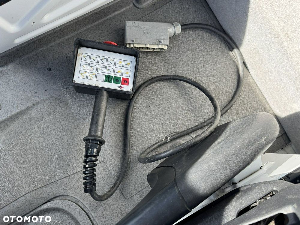 Mercedes-Benz Sprinter Zwyżka Podnośnik Koszowy VERSALIFT VTX-240 UDT - 27