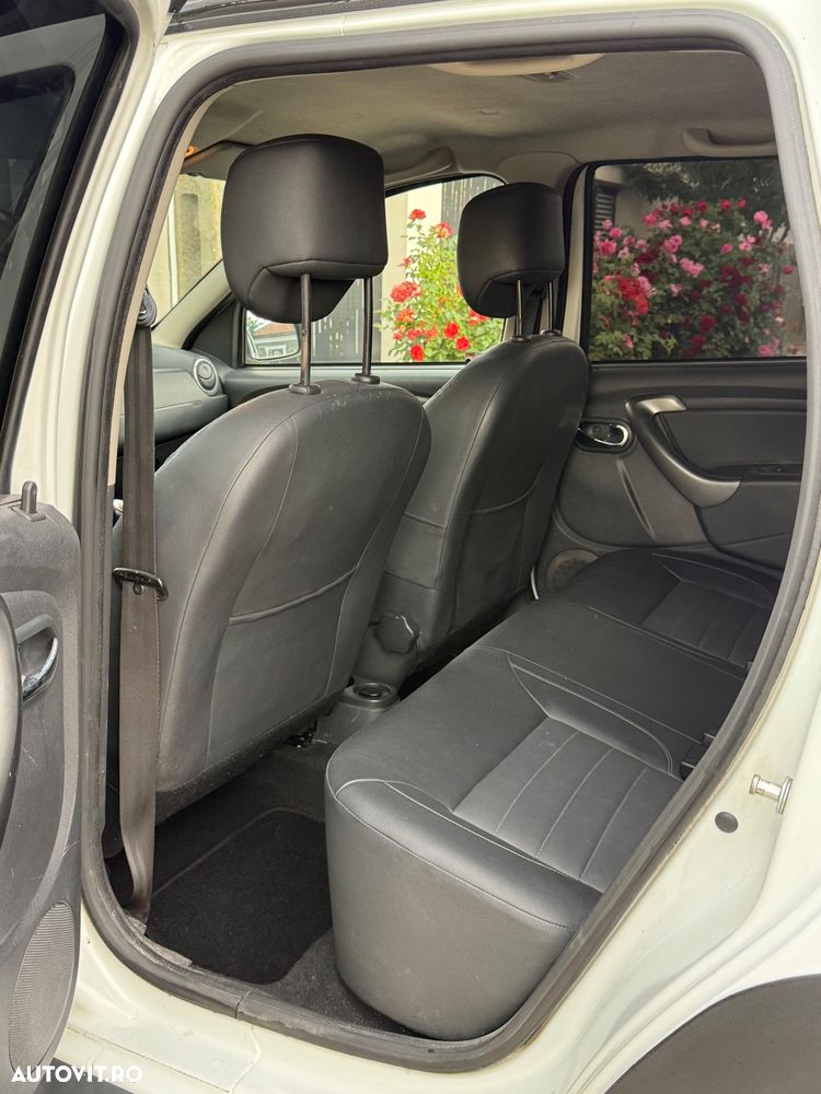 Dacia Duster 1.6 4x2 Laureate - 8
