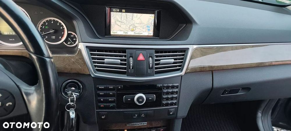 Mercedes-Benz Klasa E 200 BlueEFFICIENCY 7G-TRONIC Elegance - 20