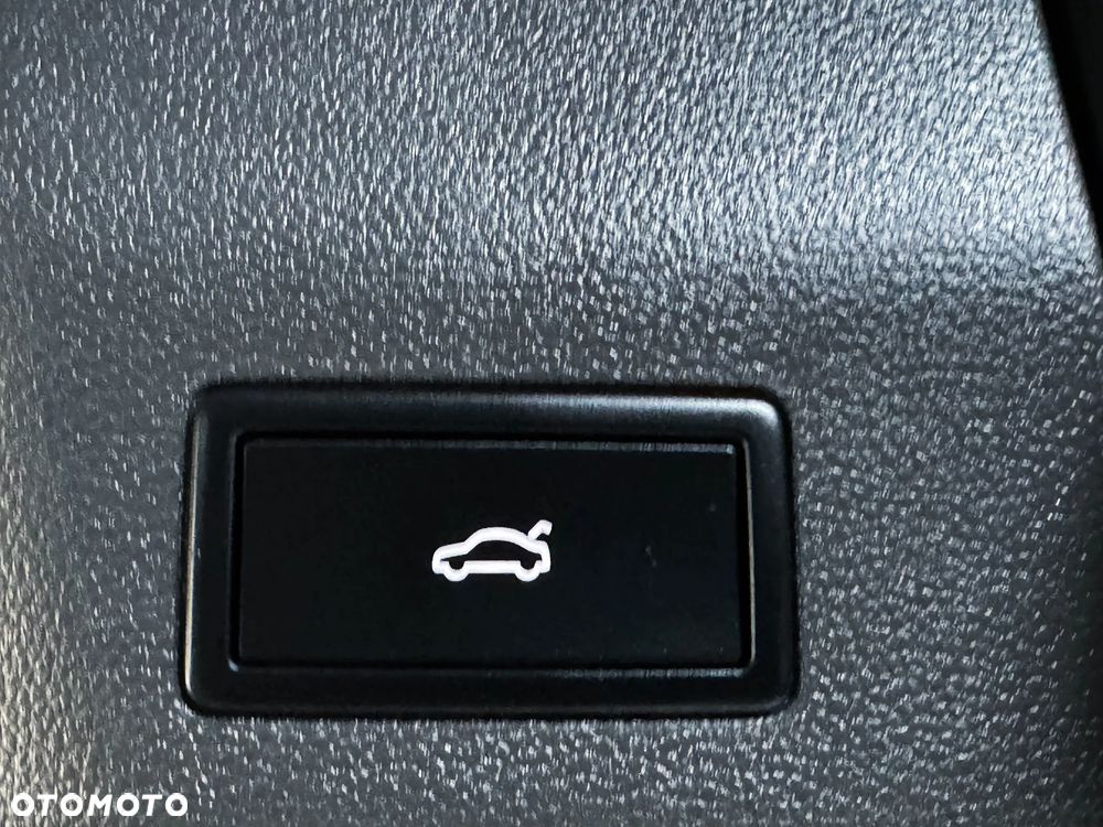 Volkswagen Multivan 2.0 TDI L2 Edition DSG - 15