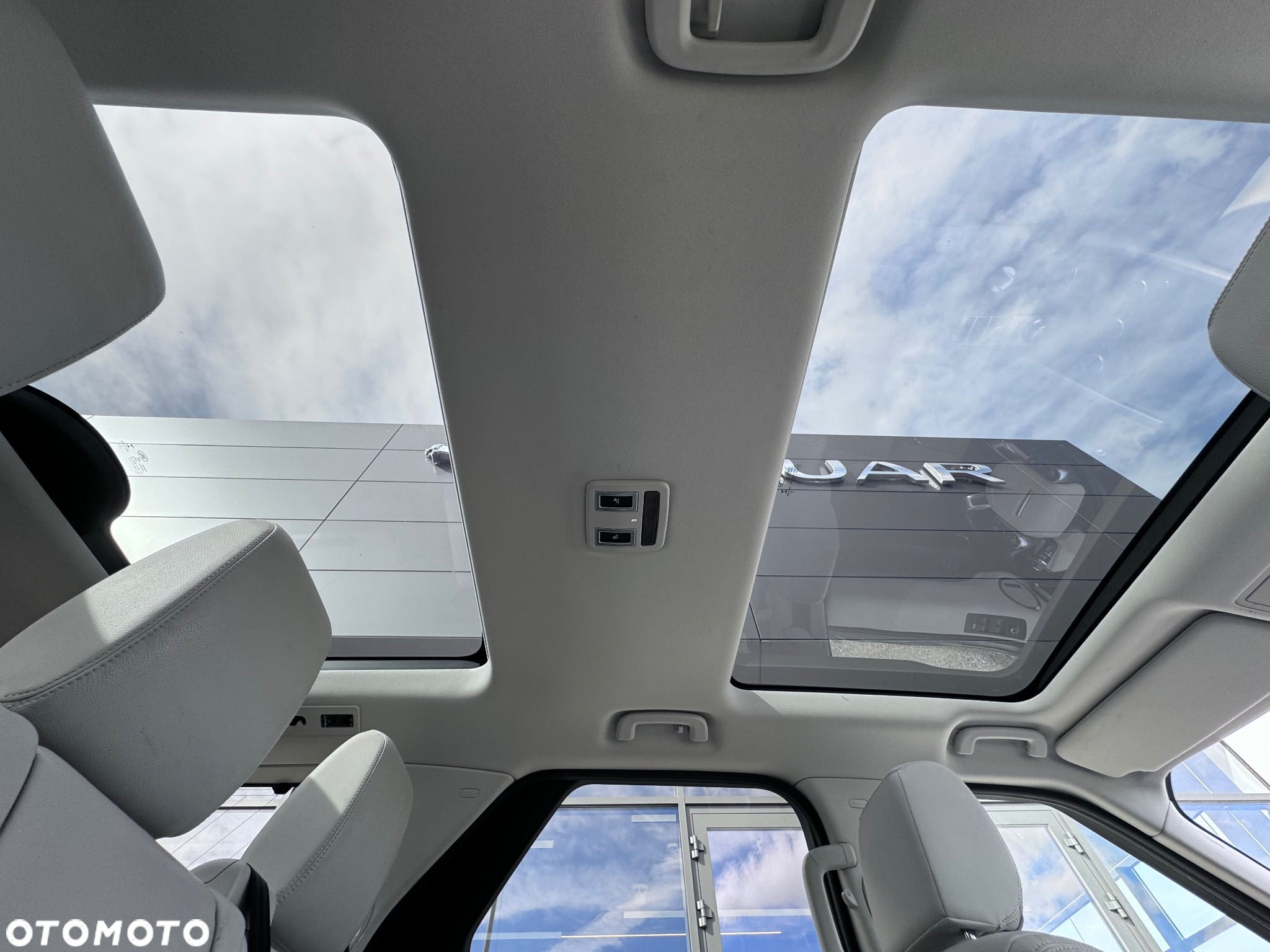 Land Rover Discovery V 2.0 SD4 HSE - 26