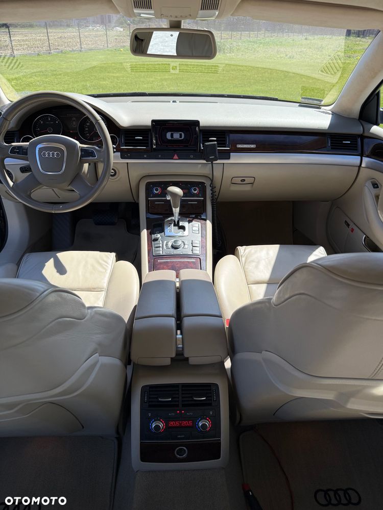 Audi A8 - 6