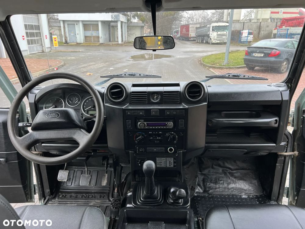 Land Rover Defender - 10