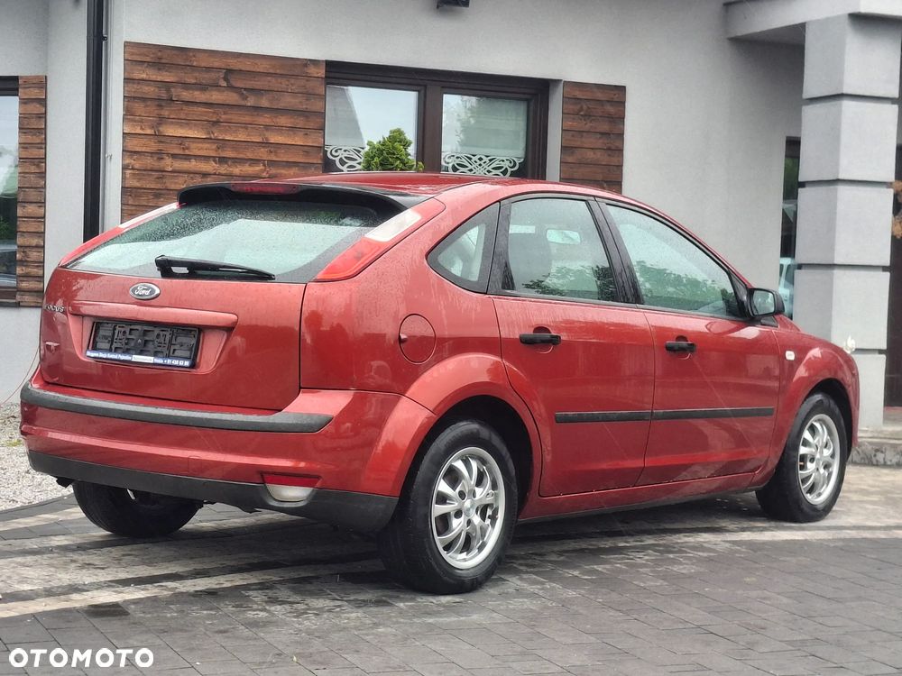 Ford Focus 1.6 16V Style - 17