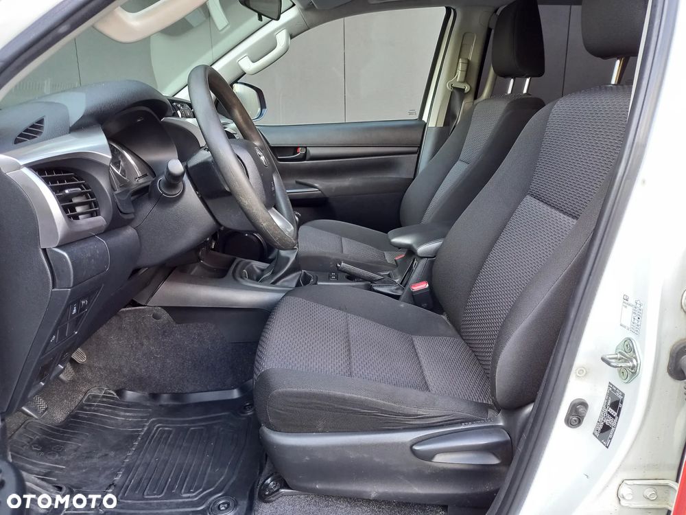 Toyota Hilux 2.4 D-4D Extra Cab DLX 4x4 - 14