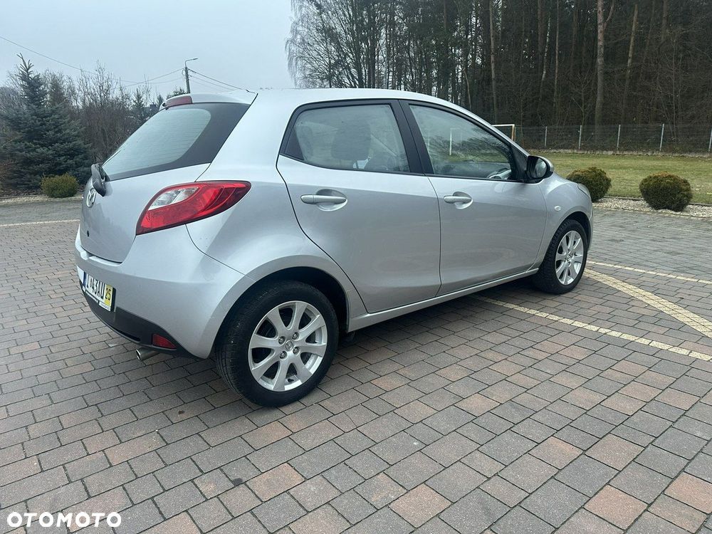 Mazda 2 - 10