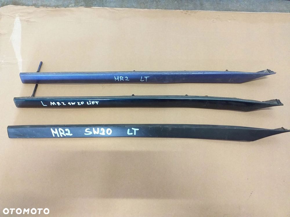 Toyota MR2 SW20 2,0 listwa błotnika tył - 1