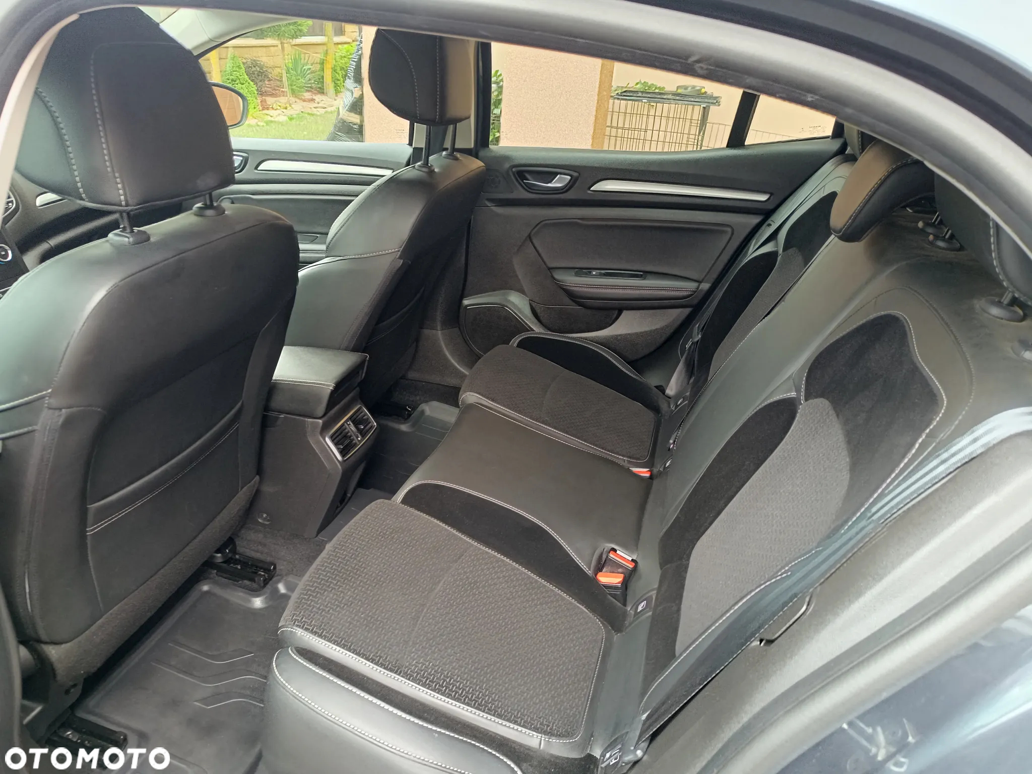 Renault Megane 1.5 Blue dCi Intens - 37