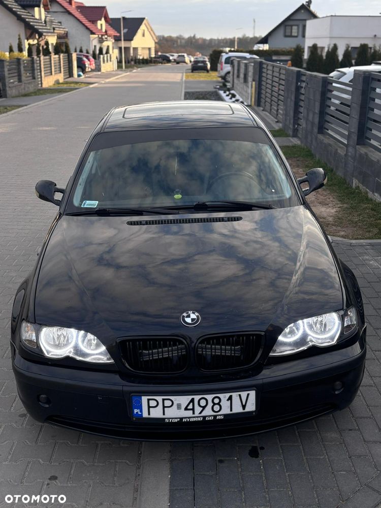 BMW Seria 3 325i - 1