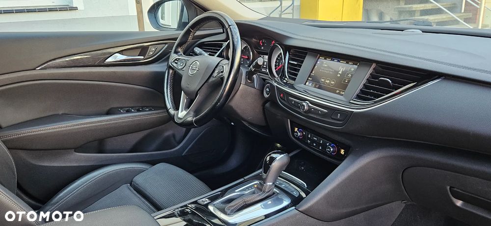 Opel Insignia - 11