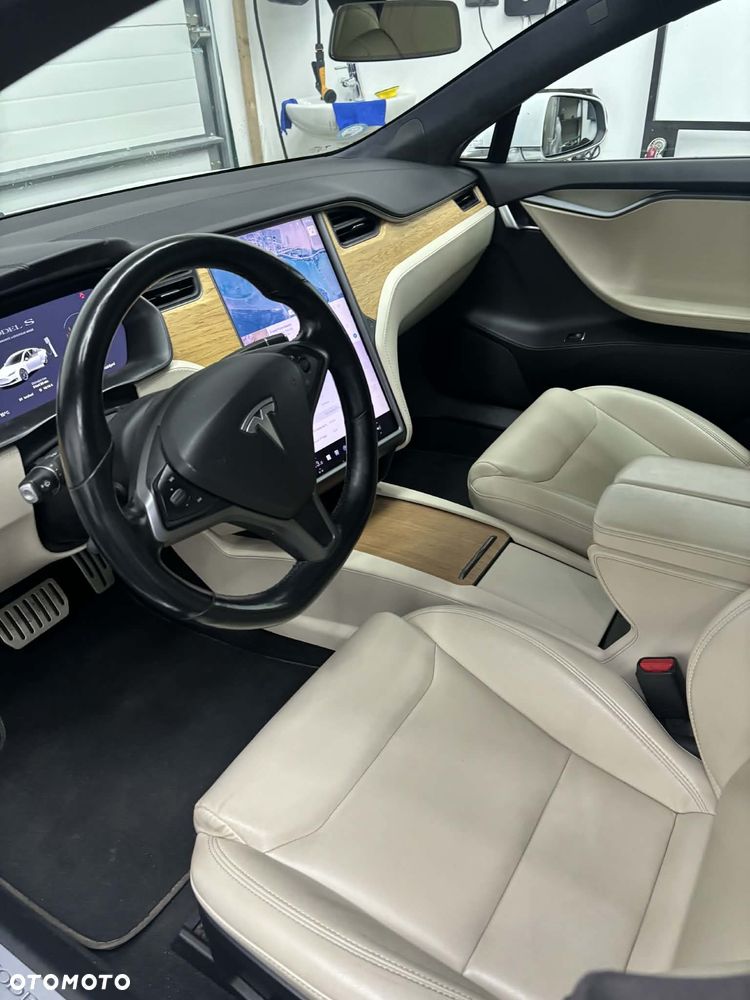 Tesla Model S Performance - 15
