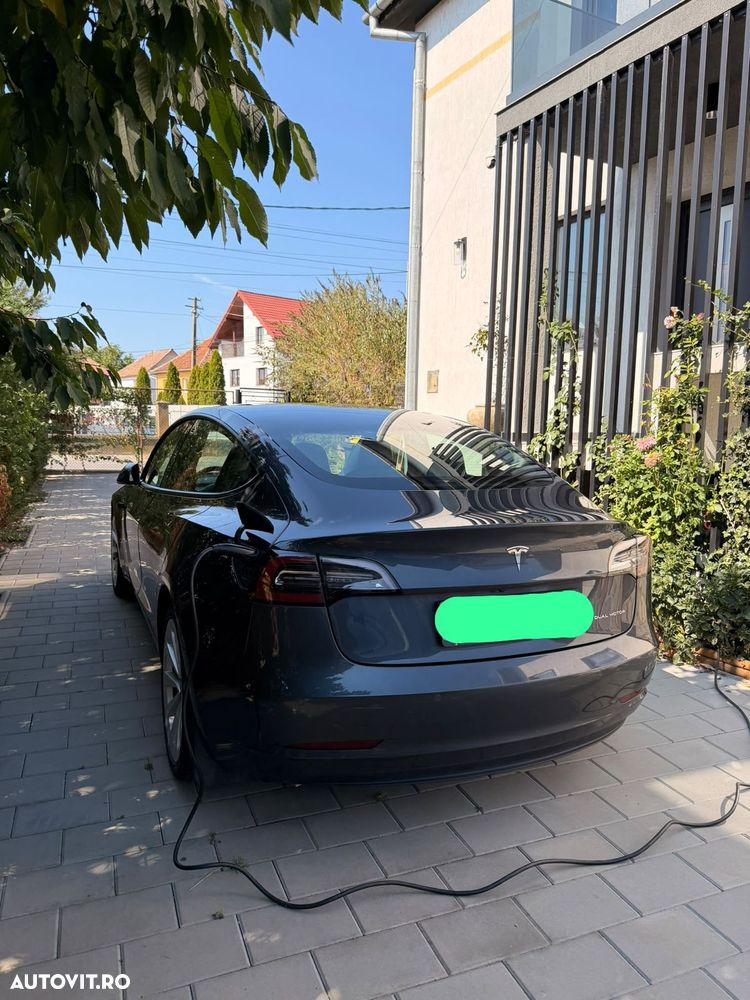 Tesla Model 3 - 9
