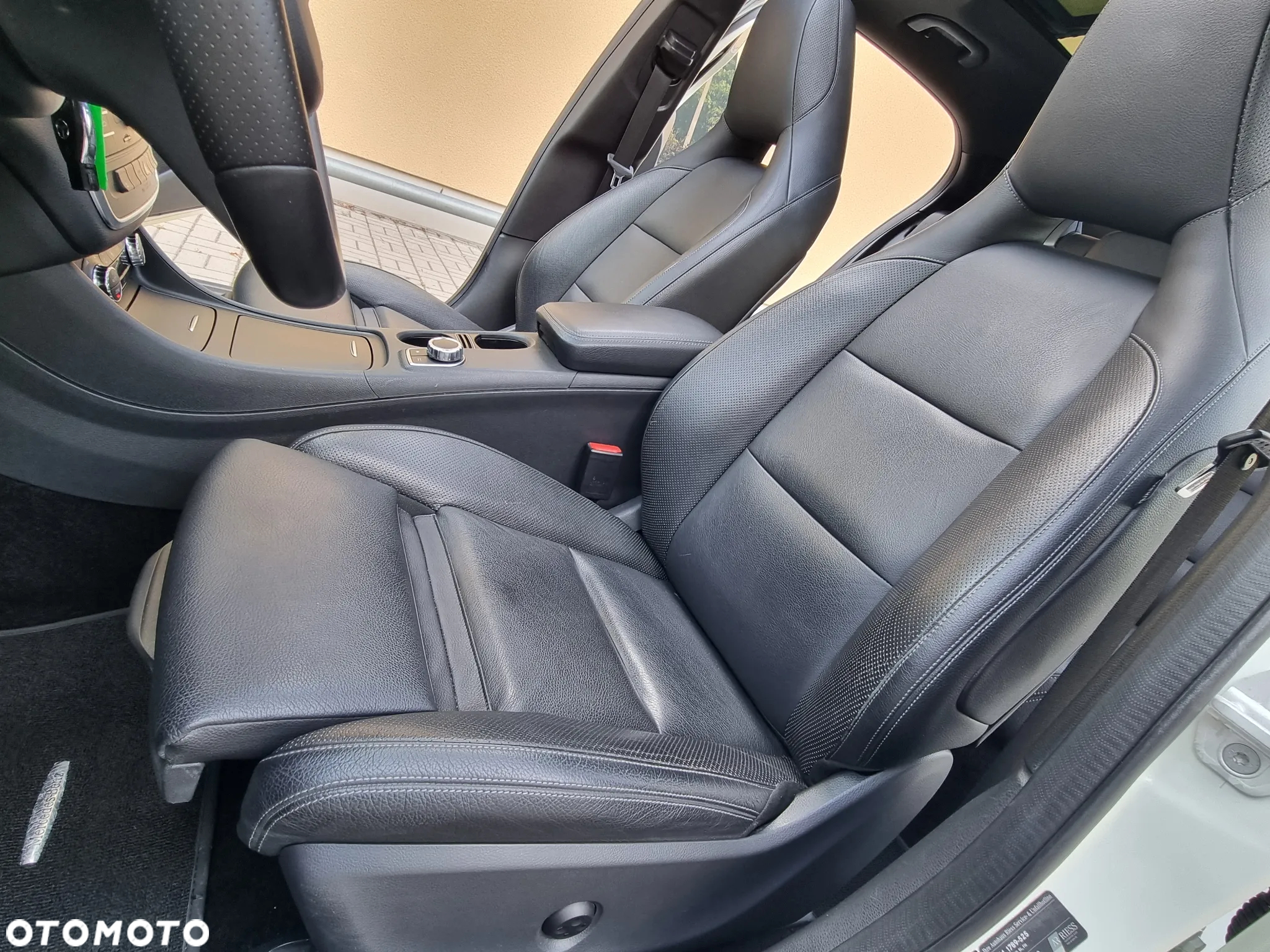 Mercedes-Benz GLA 250 7G-DCT Urban - 28
