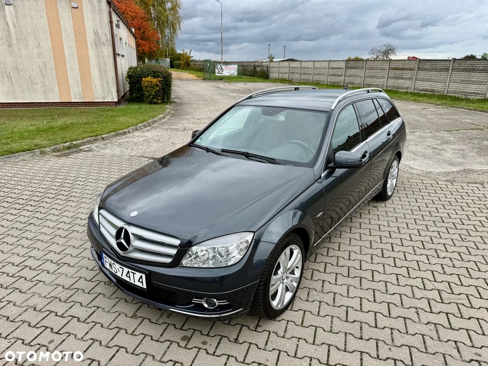 Mercedes-Benz Klasa C 250 CGI T Automatik BlueEFFICIENCY Avantgarde - 13