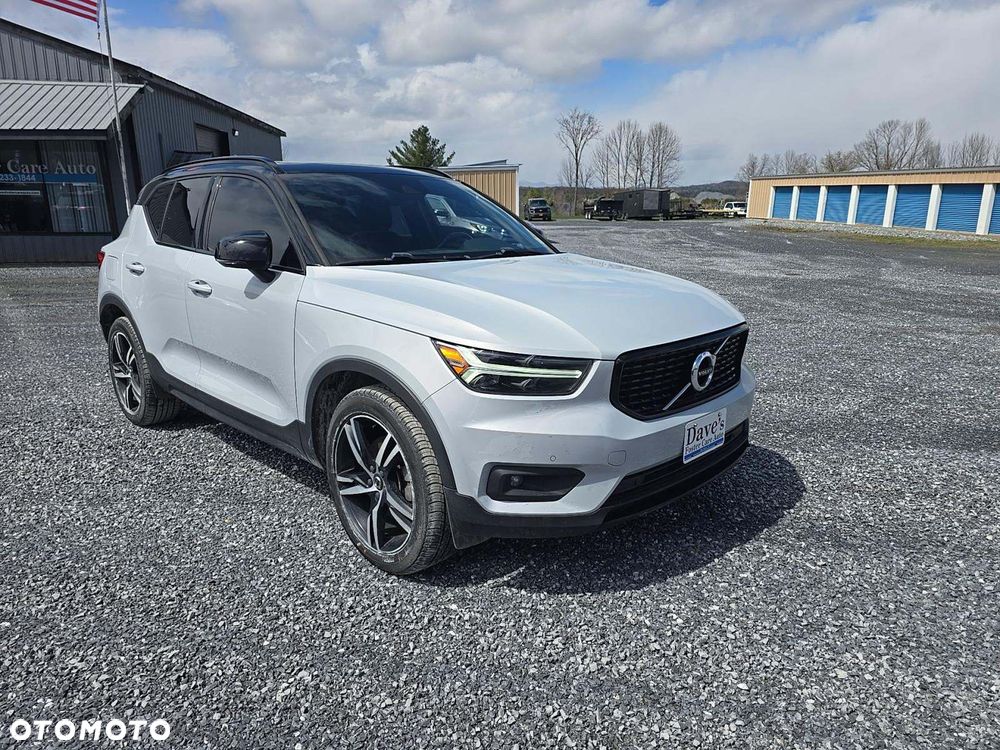 Volvo XC 40 T5 AWD R-Design - 1