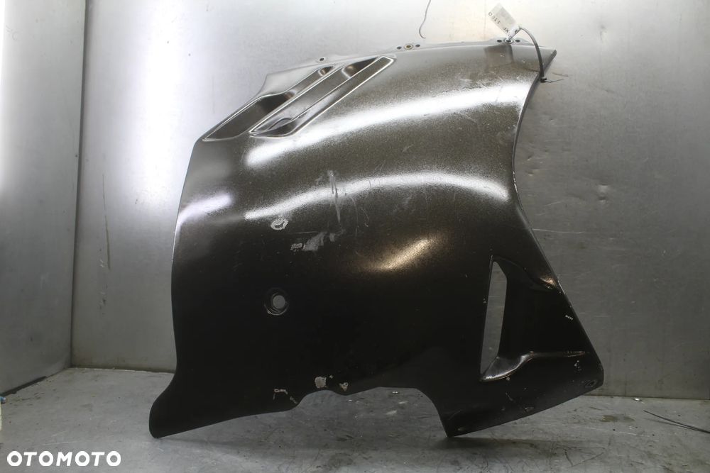 Suzuki GSX 1100 F Bok boczek czasza czacha osłona prawa - 1