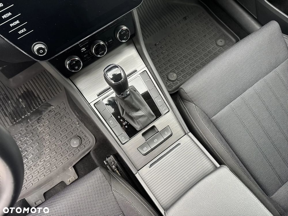 Skoda Superb 2.0 TDI SCR Style DSG - 16