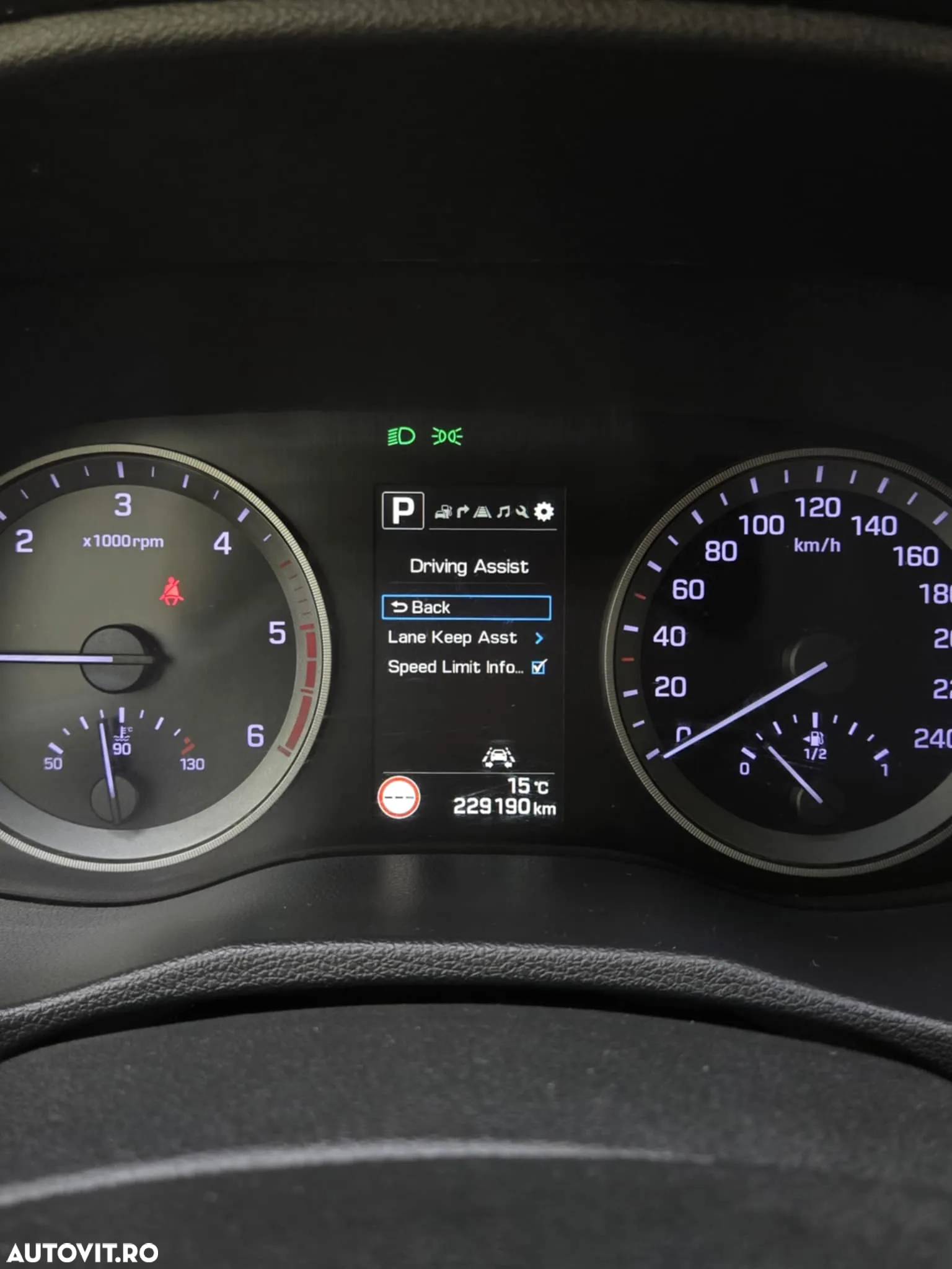 Hyundai Tucson blue 1.7 CRDi 2WD DCT Premium - 29