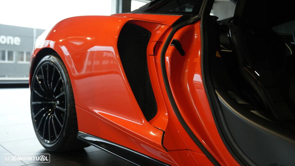 McLaren GT 4.0 Twin-Turbo V8 - 19